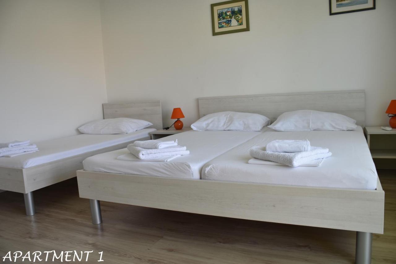 Apartments Luka Trogir Buitenkant foto