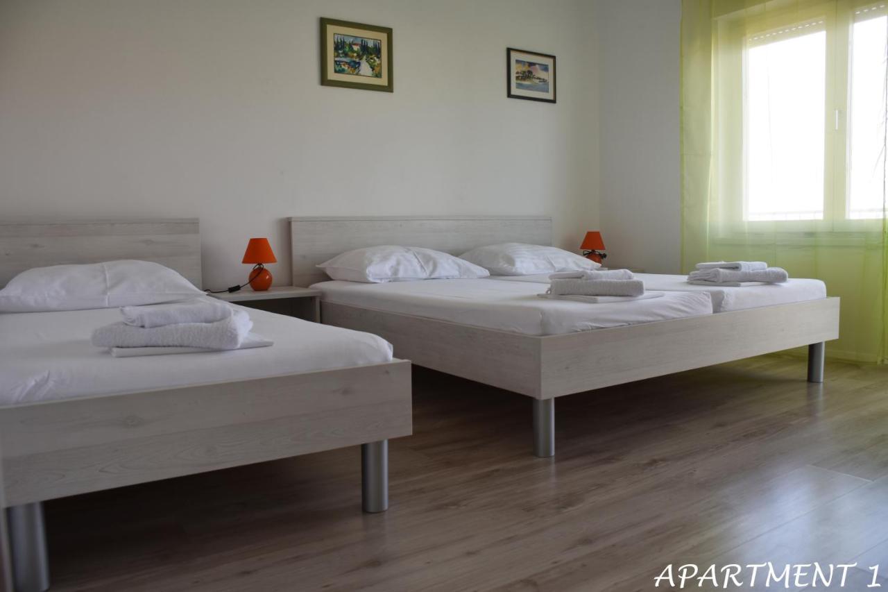 Apartments Luka Trogir Buitenkant foto