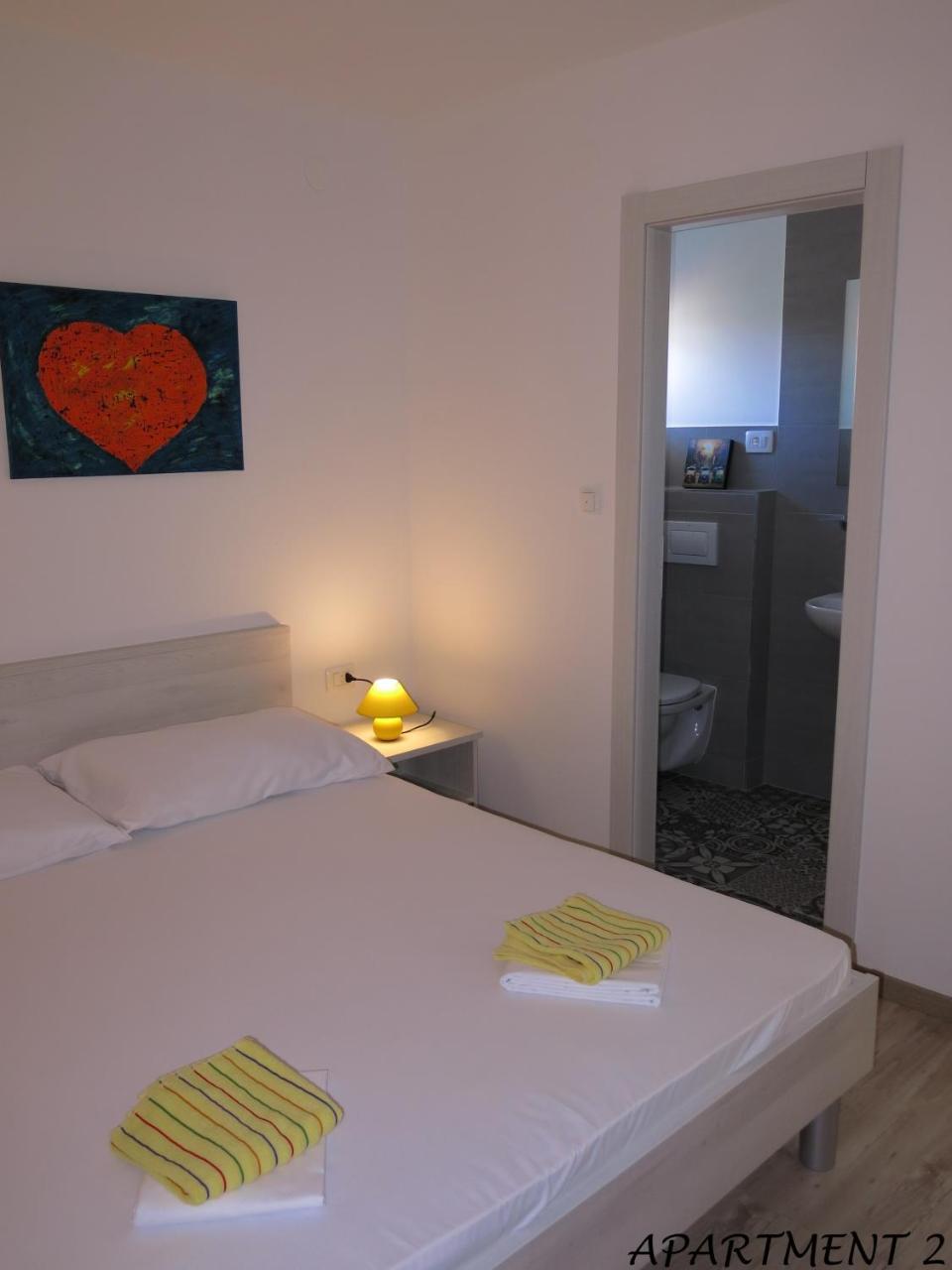 Apartments Luka Trogir Buitenkant foto
