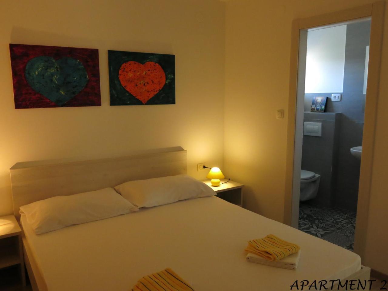 Apartments Luka Trogir Buitenkant foto