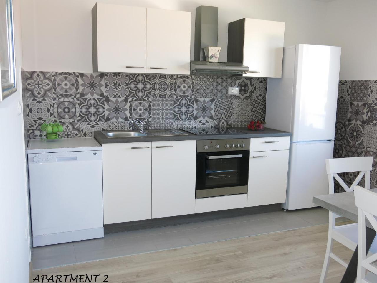Apartments Luka Trogir Buitenkant foto